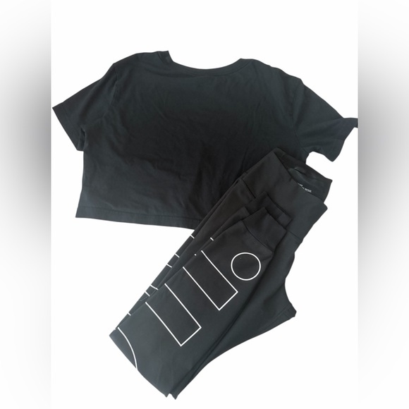 Nike Black Crop Tee and Logo Leggings Set - Picture 2 of 4